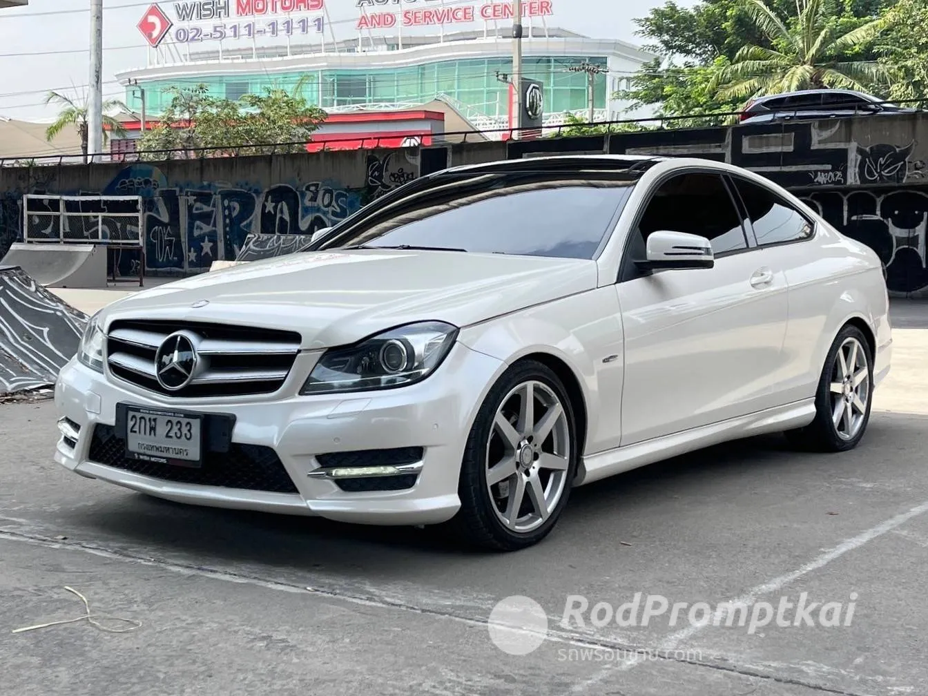 2012-mercedez-benz-c-class-c200-cgi-18-bangkok-09543621