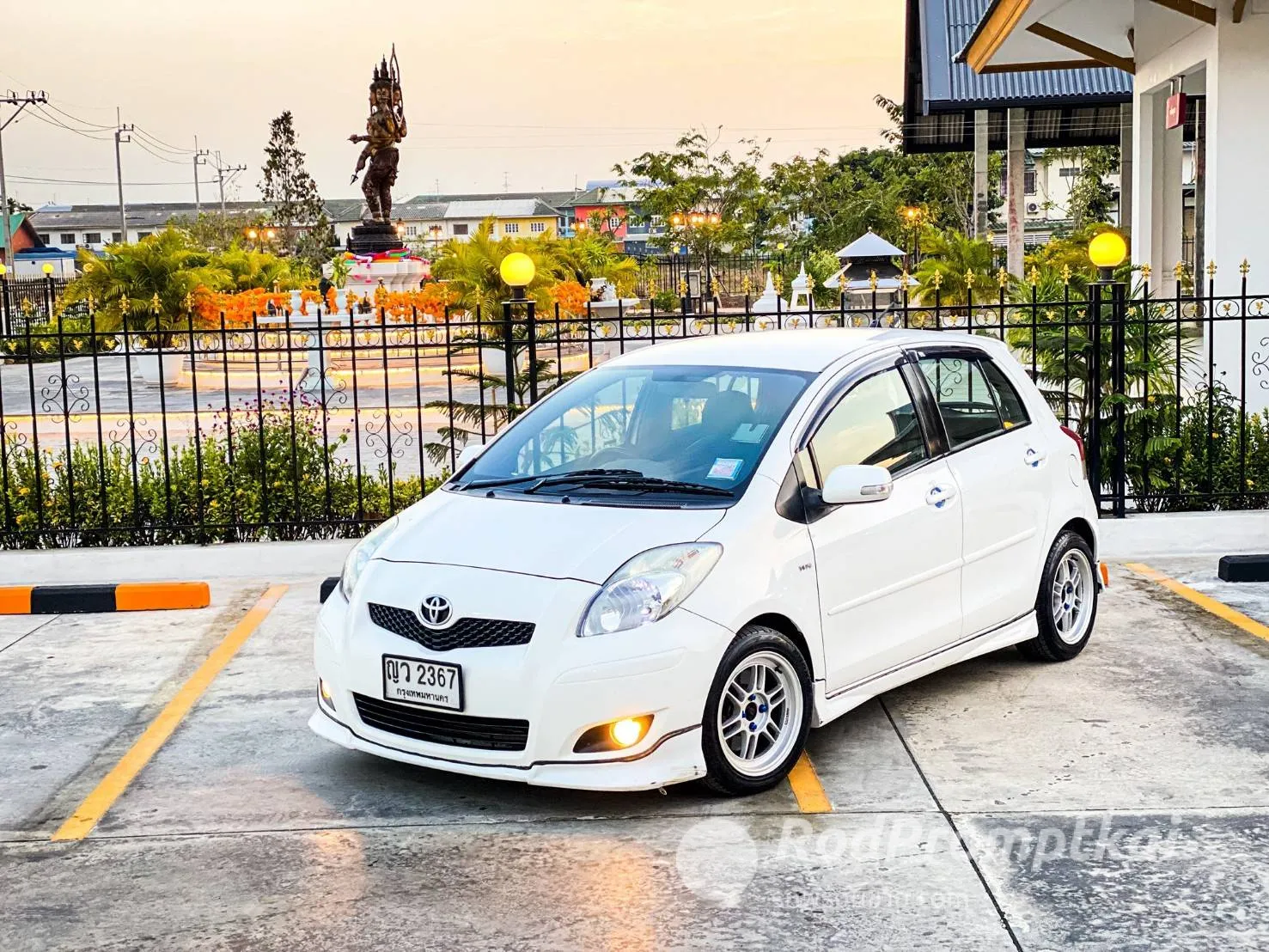 2011-toyota-yaris-15-s-bangkok-42121320