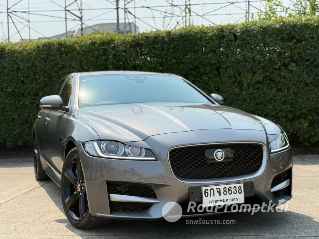 2015-jaguar-xf-22-bangkok-jaguar-xf-r-sport-portfolio-48048915